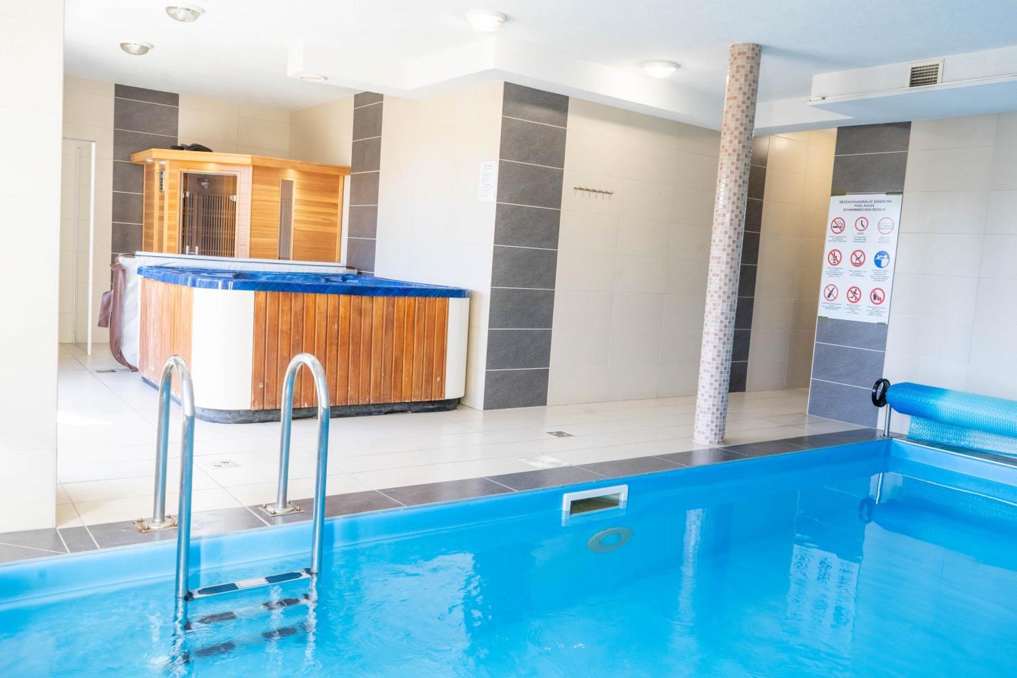 Cac Wellness Apartment Шіофок Екстер'єр фото