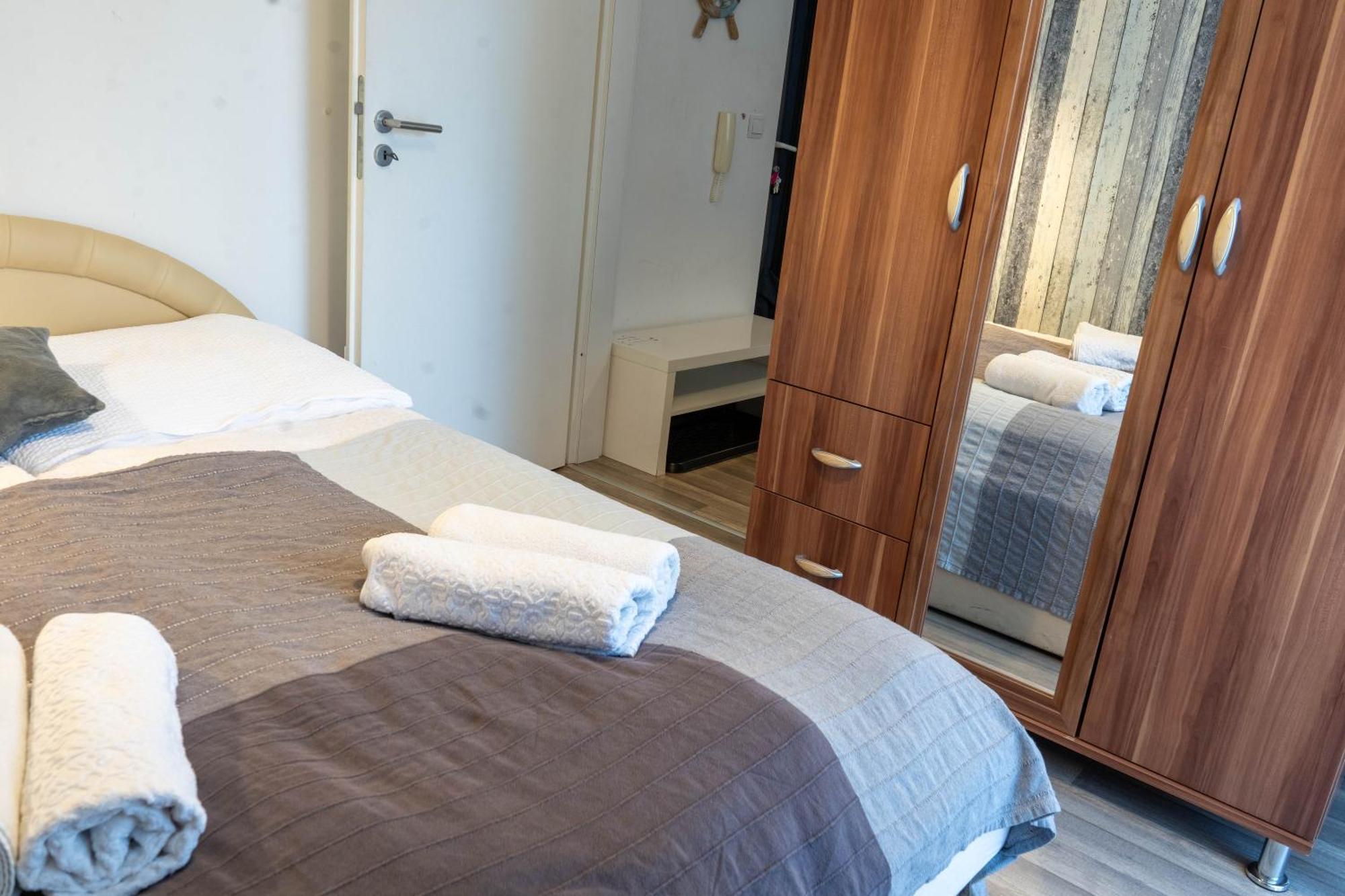 Cac Wellness Apartment Шіофок Екстер'єр фото